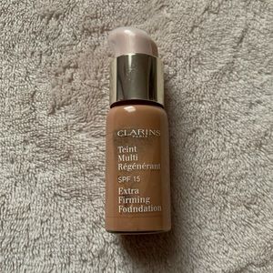 COLLEGE SALE CLARINS FOUNDATION